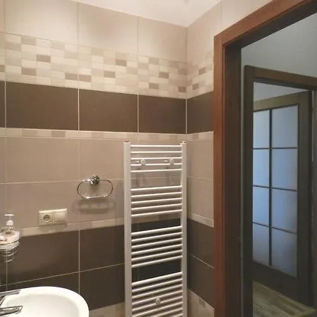 شقة Apartman Luna 3 *